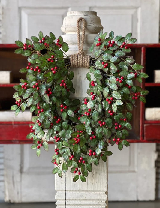 Holly Wreath w/ Berry | 18"