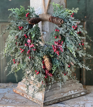 Divinity Berry Hanging Wreath | 20"