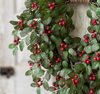 Holly Wreath w/ Berry | 18"