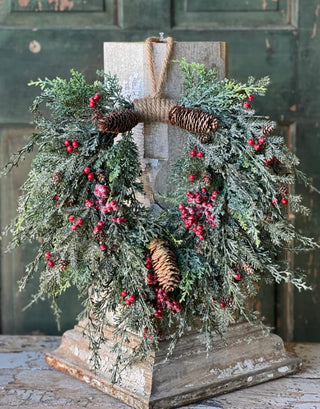 Divinity Berry Hanging Wreath | 20"