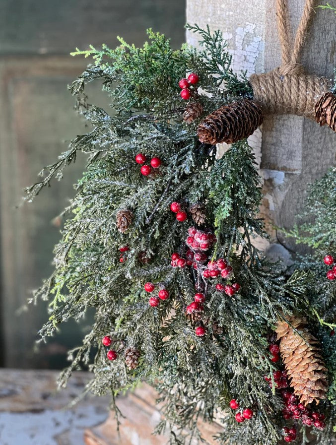 Divinity Berry Hanging Wreath | 20"